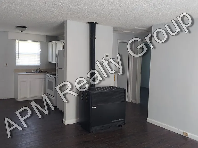 3045C Howell Ave — Photo 3