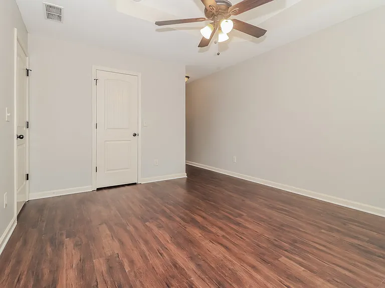 223 Comet Ct — Photo 10