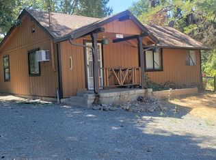 201 Finch Rd, Cave Junction, OR 97523