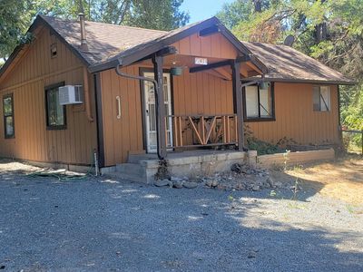 201 Finch Rd, Cave Junction, OR, 97523