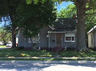 807 E Ash St, Canton, IL 61520