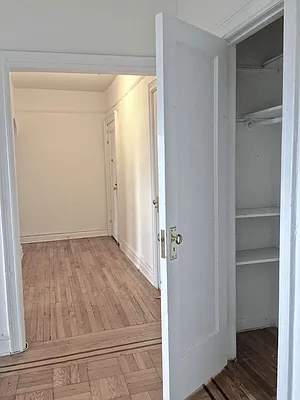 Rented by Albert Attias, LREB | media 18