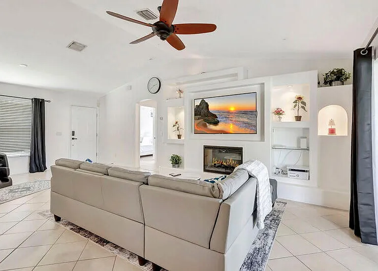 237 SW Twig Ave — Photo 7