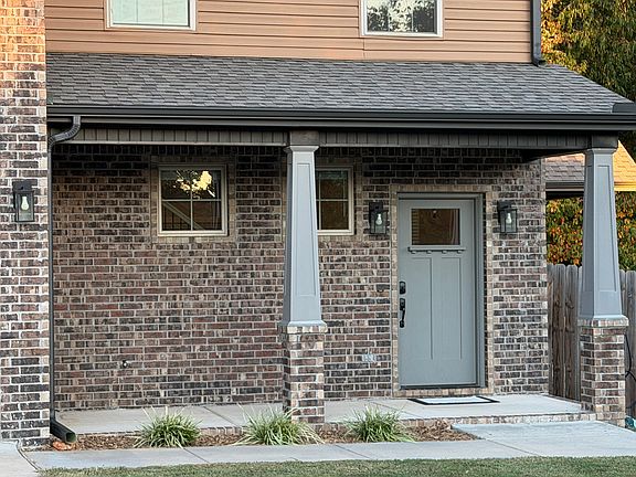 3rd image of 710 Oakley St