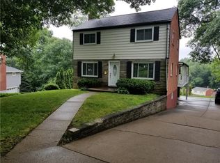 44 Robinhood Rd, Pittsburgh, PA 15220