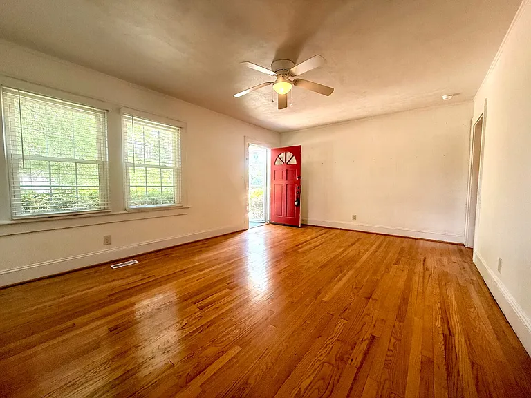 611 Greenland Dr — Photo 3