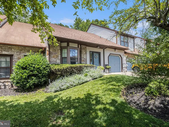 8555 Trumbauer Dr, Wyndmoor, PA 19038