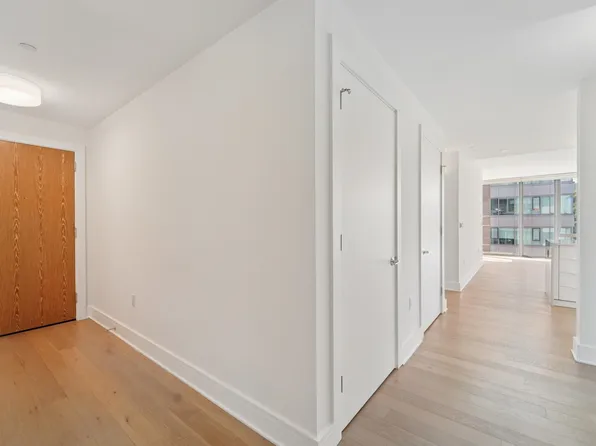 9 Avenue At Port Imperial image 6 of 47