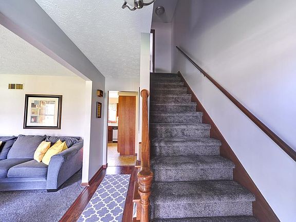 5th image of 530 W Regency Cir