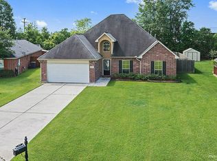 10064 Park Ridge Ave, Denham Springs, LA 70706