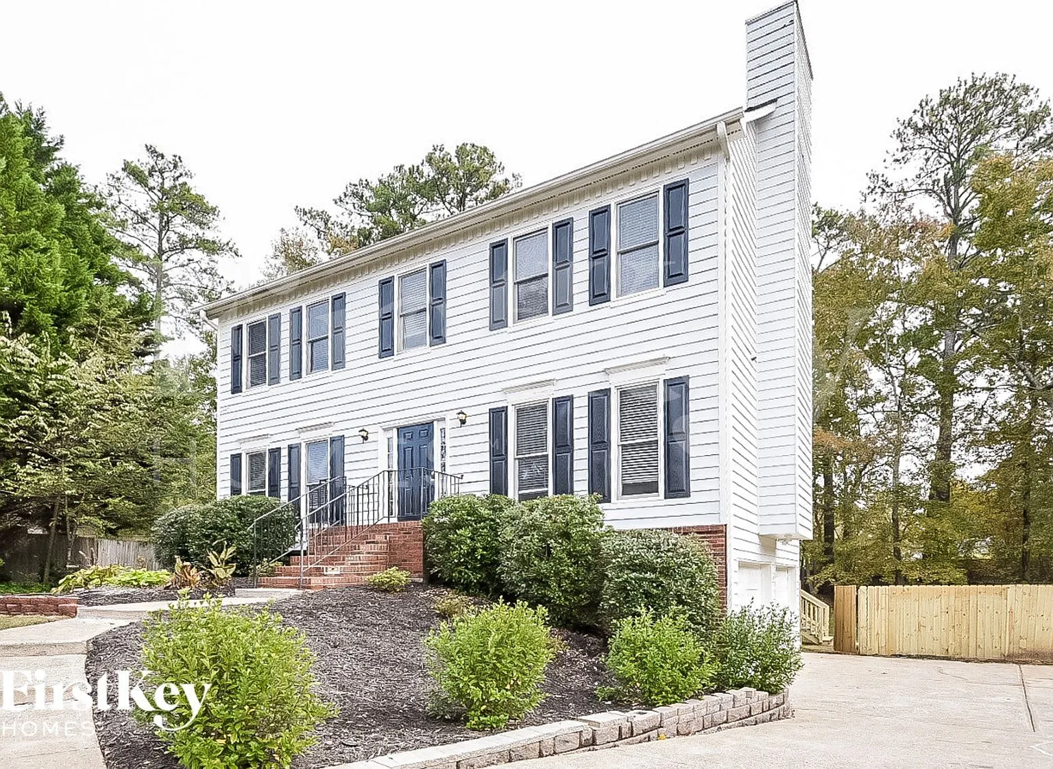 3 bed, 2.5 bath, 1843 sqft, $2,720 — Photo 2