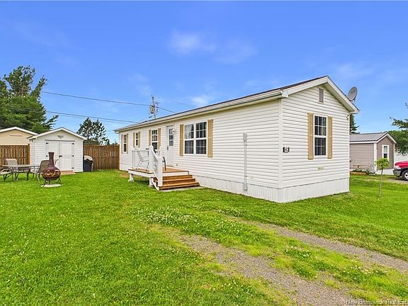 4th image of 40 Dupuis Ave