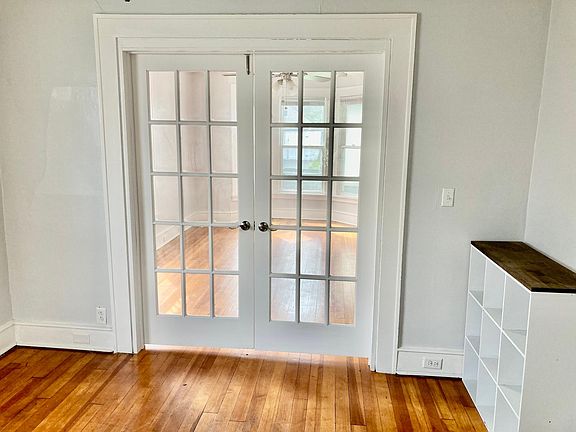 3rd image of 106 Hiram Ave