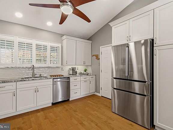 5th image of 4718 Bounty Ct