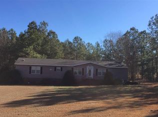 4647 Middendorf Rd, Hartsville, SC 29550