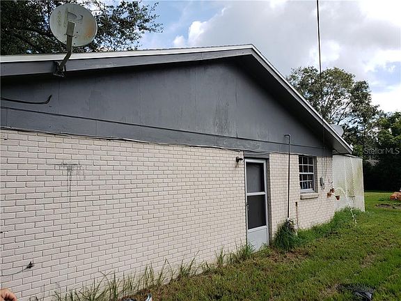 5th image of 1150 Eleanore Ave