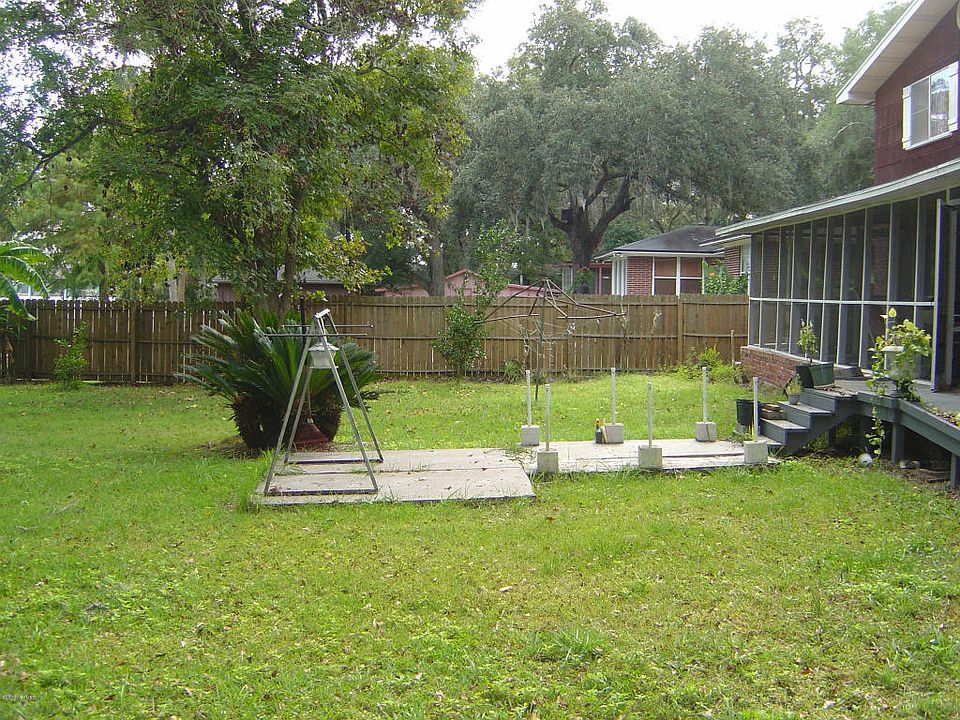 2nd image of 2260 Villanova Cir