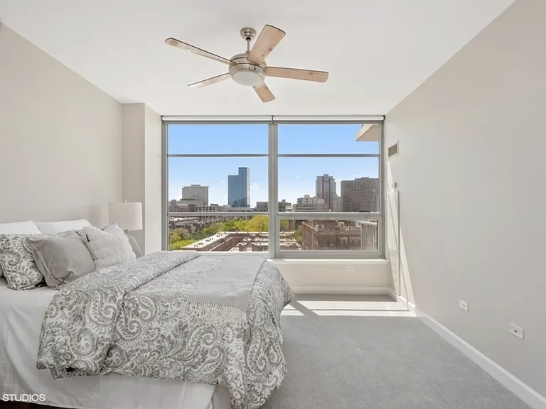 1600 S Prairie Ave #1007 — Photo 11
