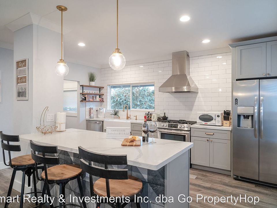 1st image of 557 W Virginia St