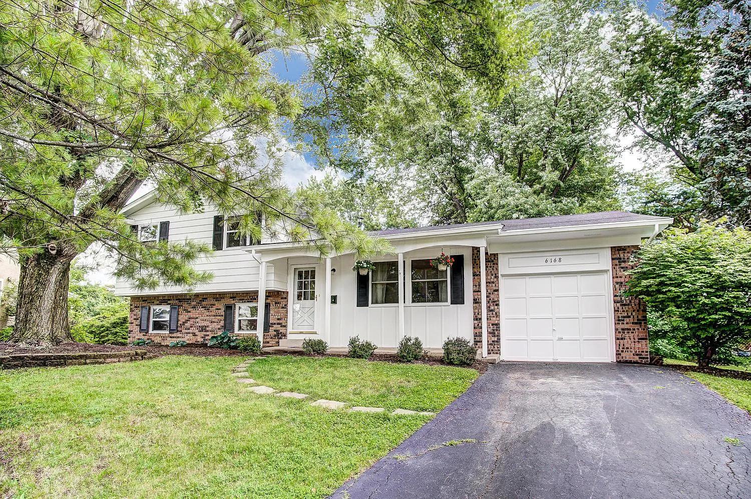 6168 Oakfield Dr E photo 1