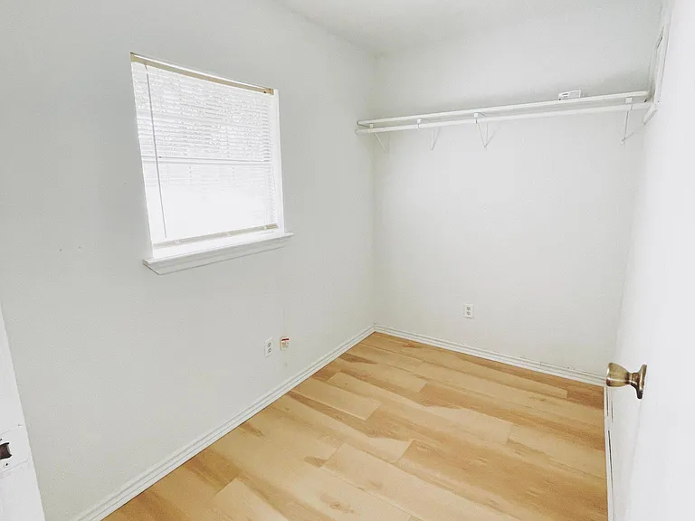 807 S Catherine St — Photo 9