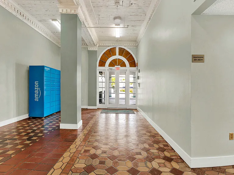 Edwards Apartments — Photo 24