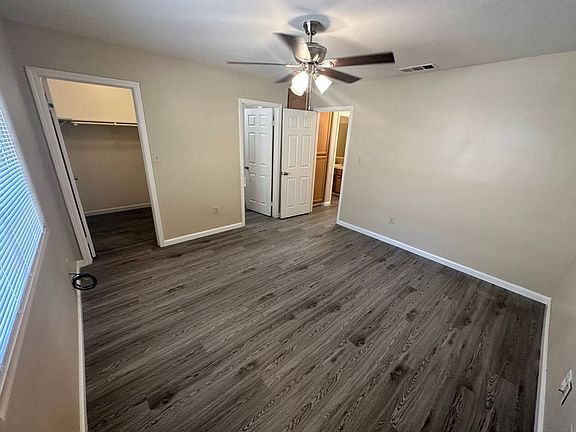 5th image of 438 Willow Dr APT B