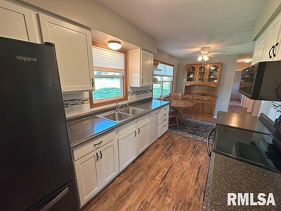 3rd image of 2818 262nd St