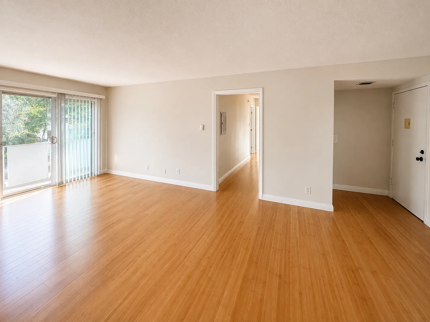 8939 Cadillac Ave — Photo 4