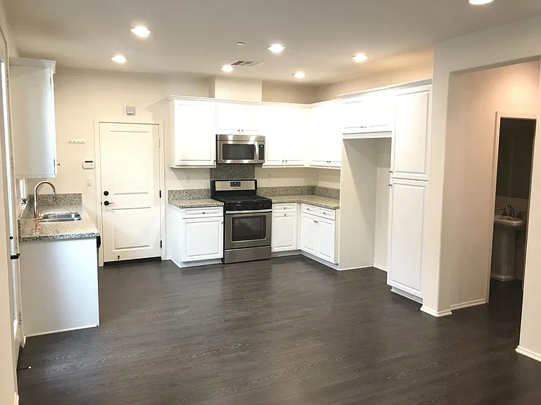 609 S Casita St — Photo 3