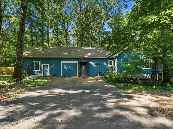 2nd image of 134 Riverpark Dr