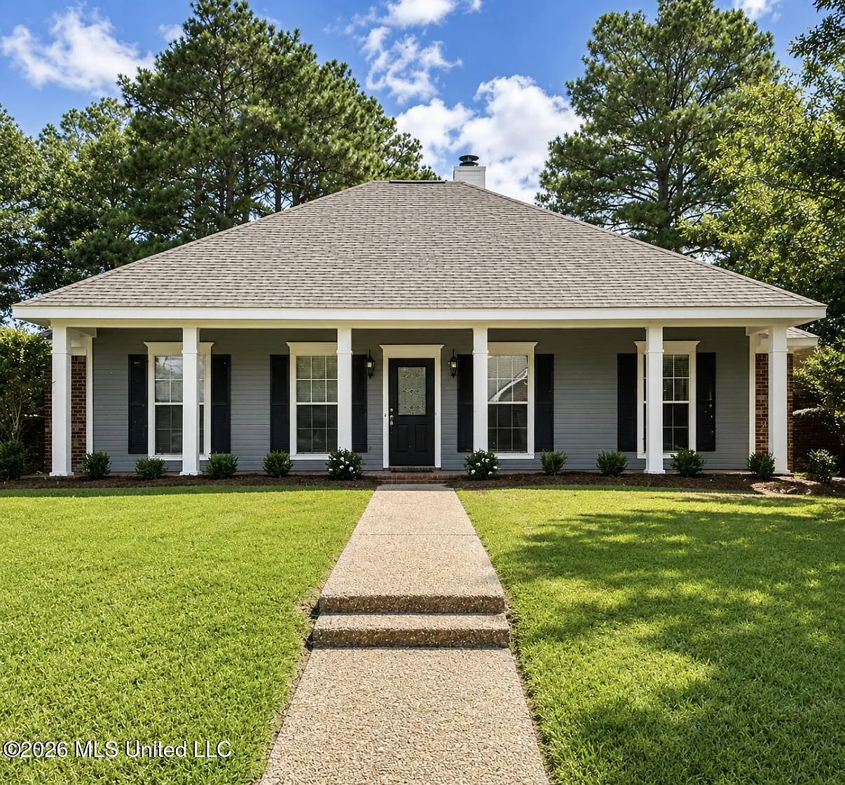 3 bed, 2.0 bath, 1600 sqft, $2,300 — Photo 1