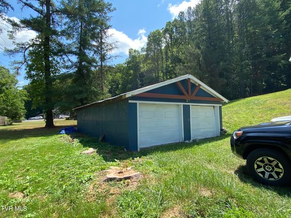 2622 Shawnee Ave E, Big Stone Gap, VA 24219