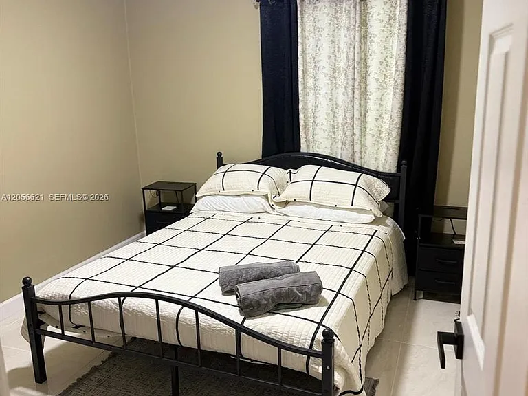 940 NE 155th Ter — Photo 14