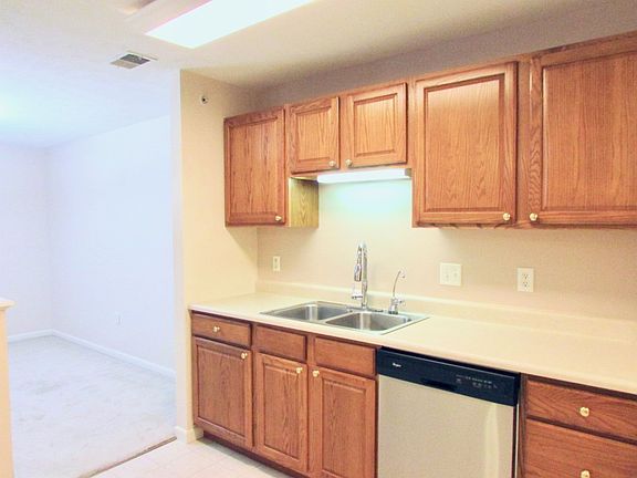 5th image of 3123 Alexander Pl APT 101