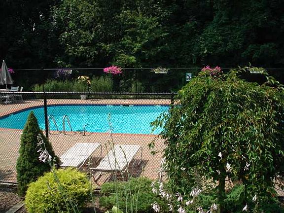 5th image of 6 W Lawrence Park Dr Unit 7