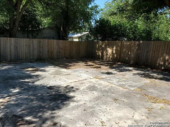 3rd image of 1230 CHALMERS AVE