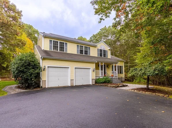 688 Foundry St, South Easton, MA 02375