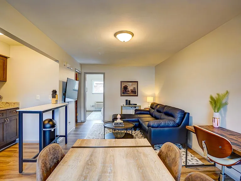 S 94th Pl — Photo 14