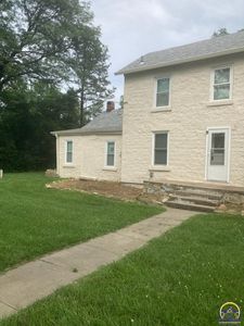 8042 SE California Ave, Berryton, KS, 66409