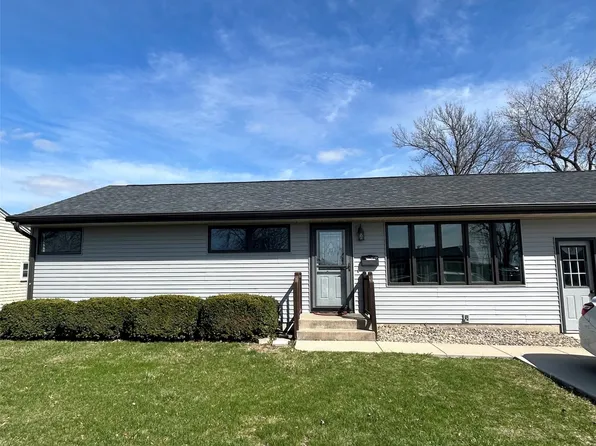 1528 Prince St, Grinnell, IA 50112