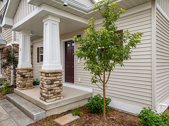 3rd image of 1554 Simsbury St #1