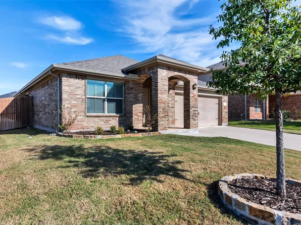 311 Triple Crown Ln, Ponder, TX 76259