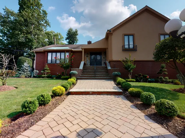 44 Hunt Lane image 1 of 20