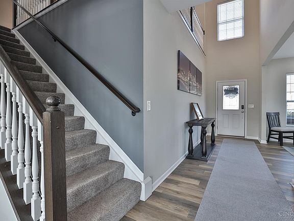 3rd image of 5082 Greenshire Dr
