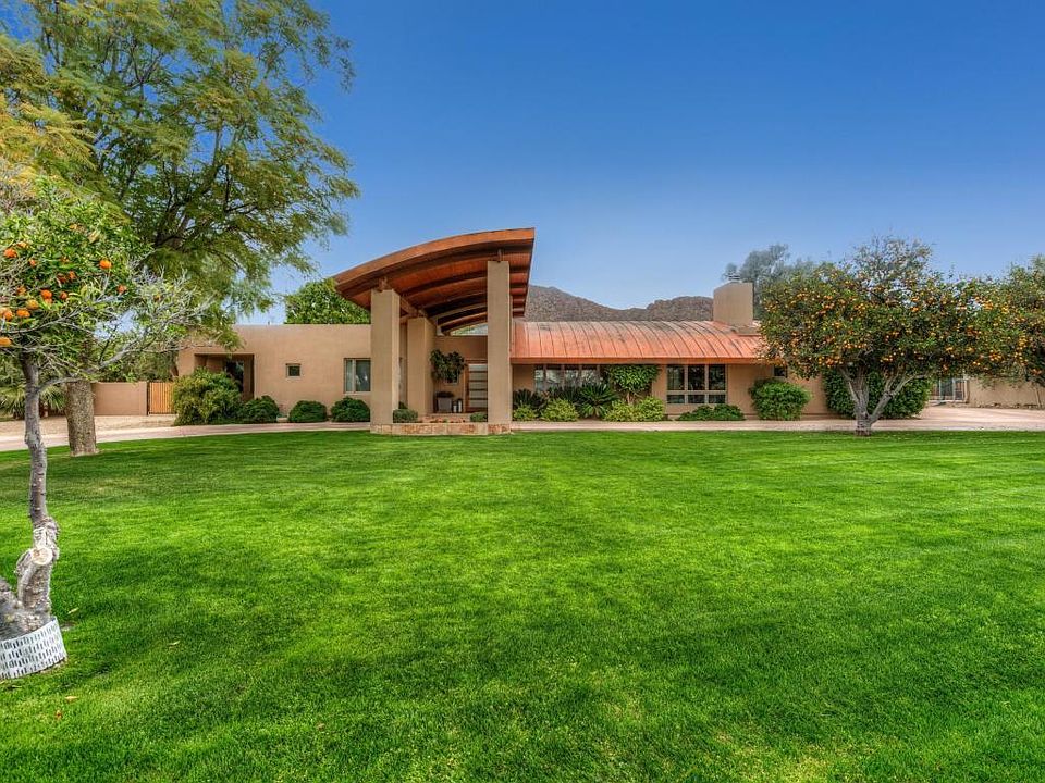 1st image of 5520 E Calle Del Norte