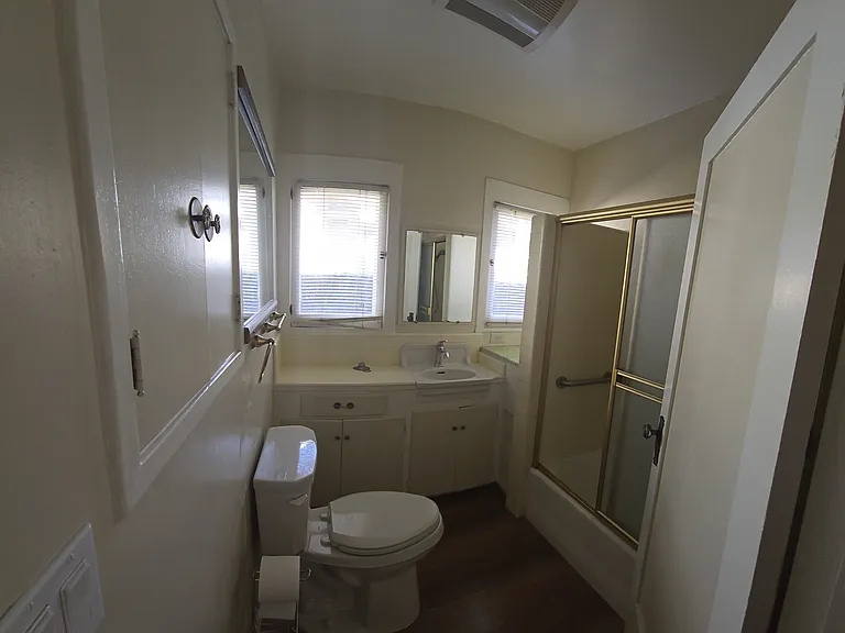 575 N Holliston Ave — Photo 9