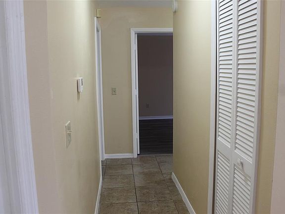 5th image of 9869 Aloma Bend Ln