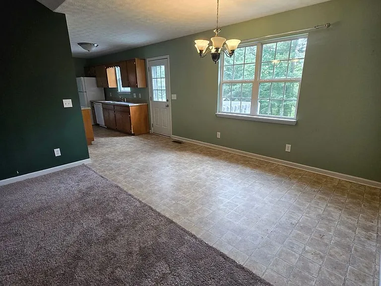 180 Dogwood Ave — Photo 5