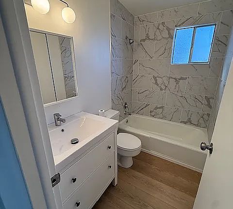 4th image of 1242 E Roosevelt Ave #1244